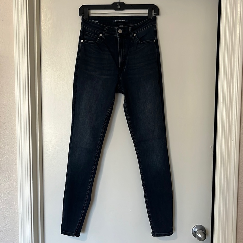 CKJ 010 High Rise Skinny - size W27xL30